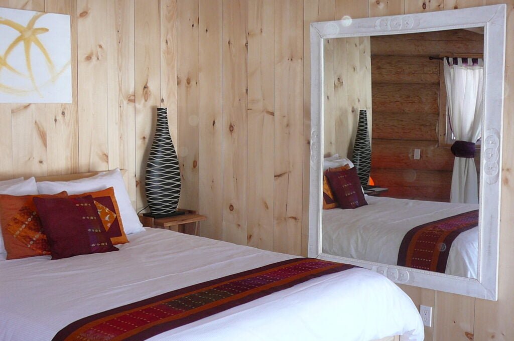 Suite famille 2 chambres - Auberge Couleurs de France - Hébergement en chalet et séjour motoneige au Québed