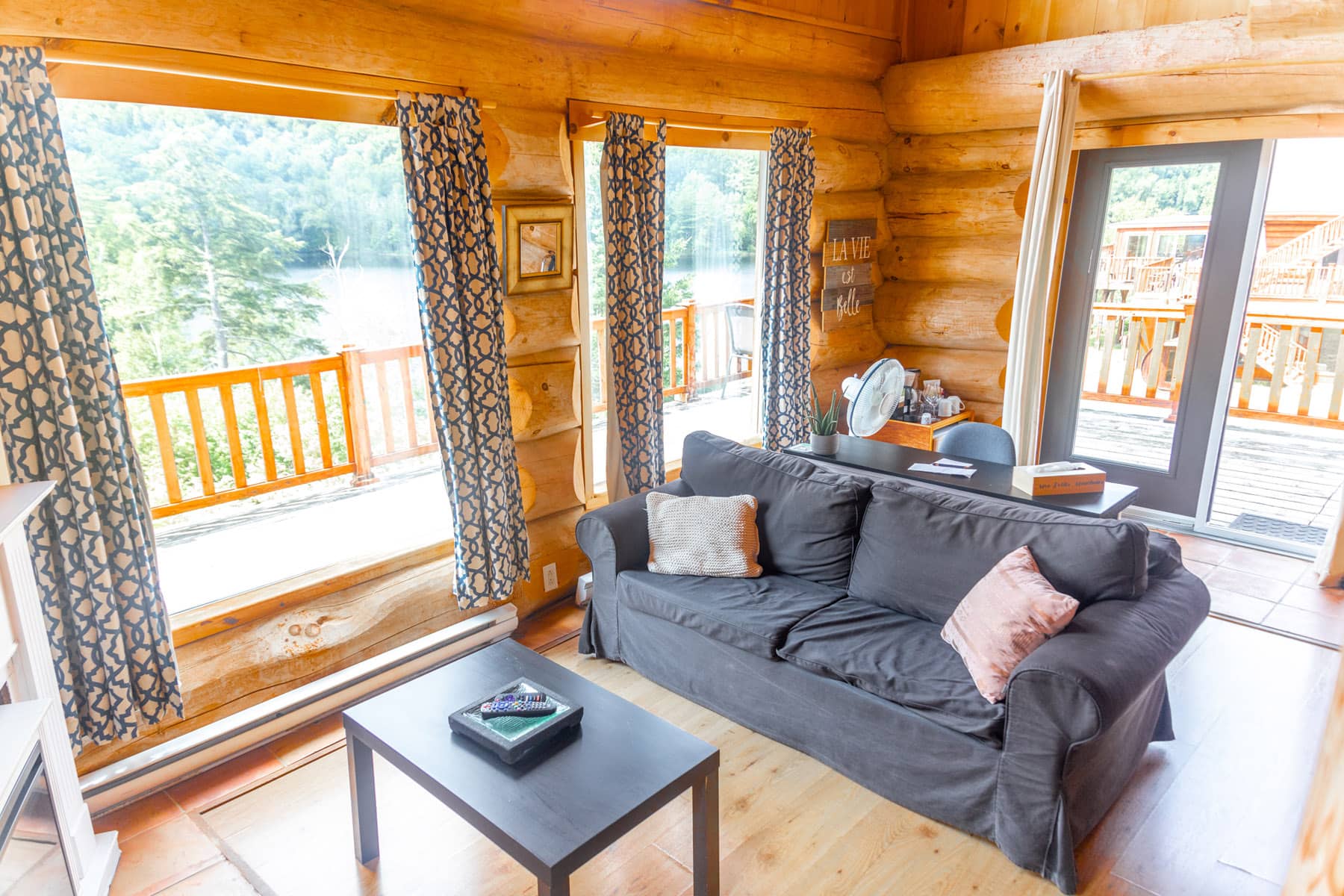 Salon de la Suite nuptiale de l'Auberge Couleurs de France