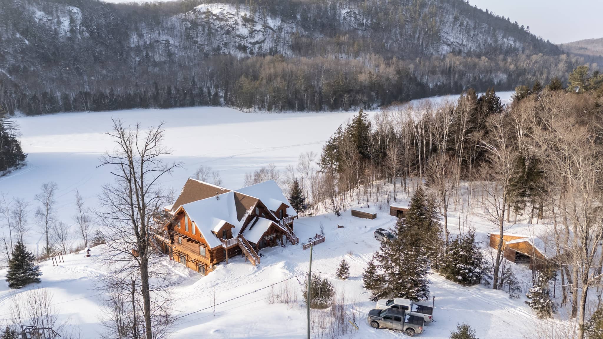 Auberge Couleurs de France - Chalets en hiver